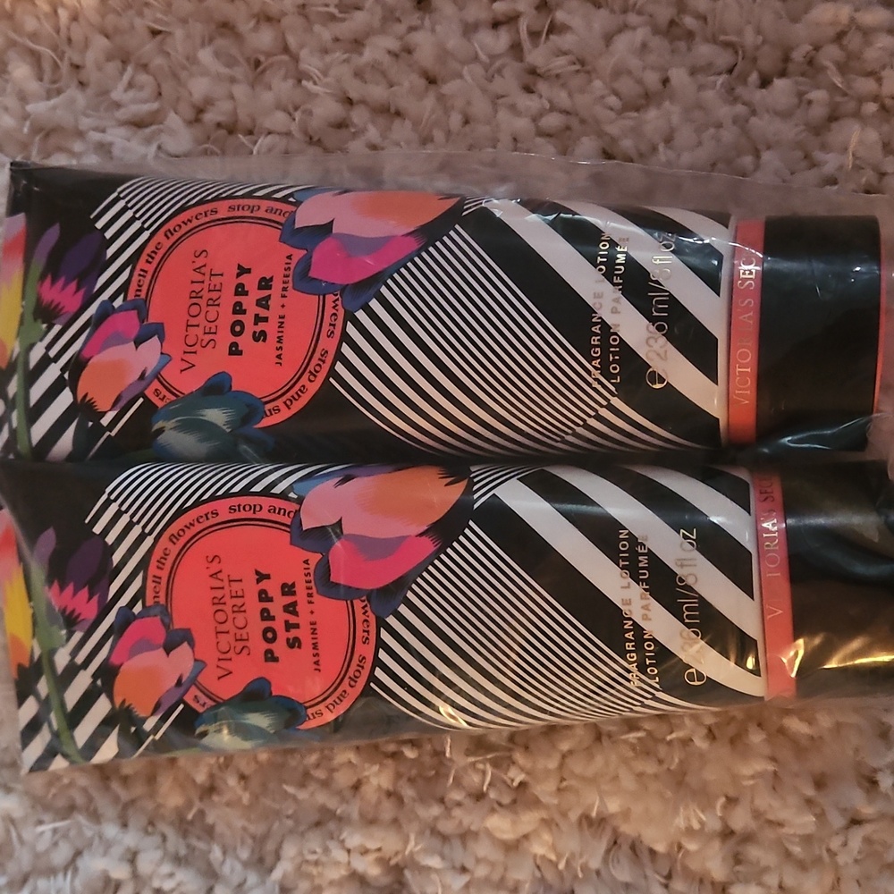 Victoria's Secret Poppy Star Lotion - Jasmine And Freesia